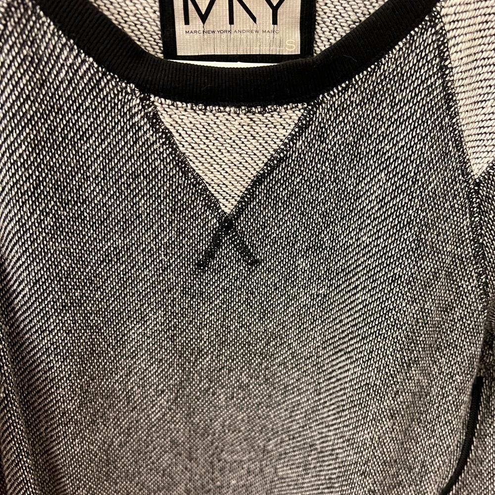 Performance sweatshirt - Picture 4 of 4